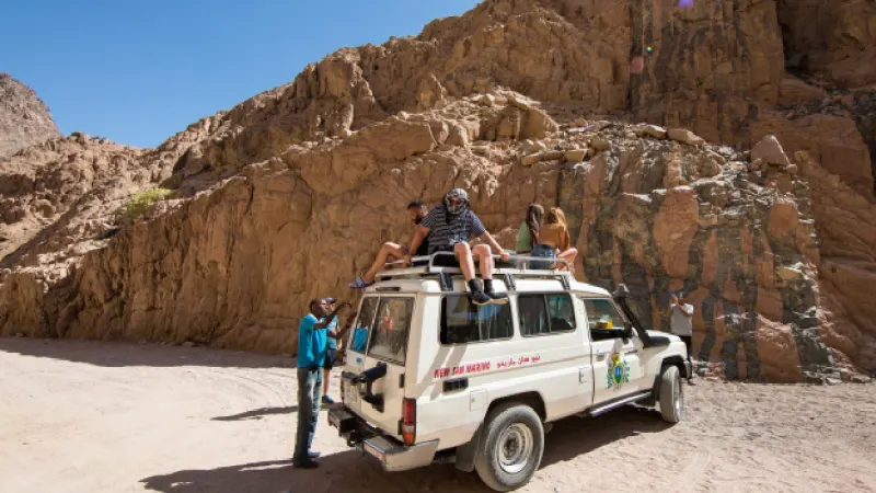 Safari en Jeep 4X4 durante la puesta del sol